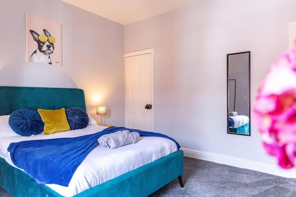 Glasswing Stays Liquorice Lodge Castleford Exterior foto