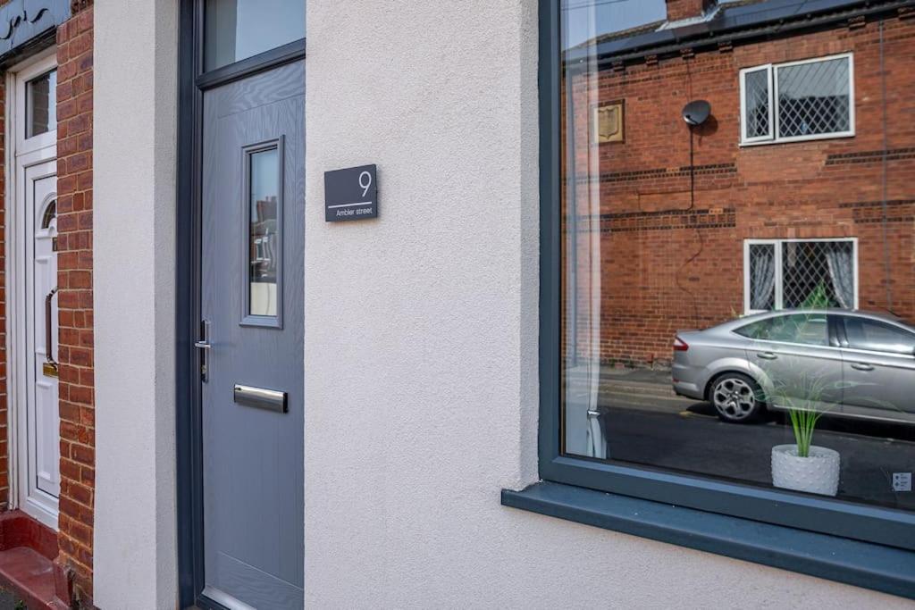 Glasswing Stays Liquorice Lodge Castleford Exterior foto