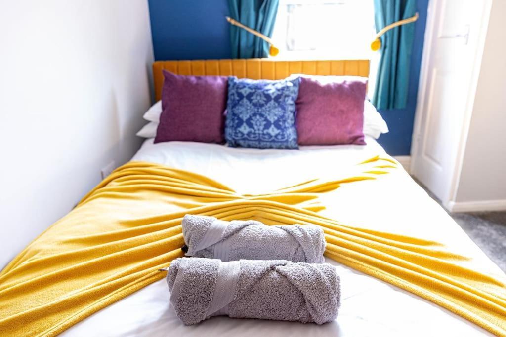 Glasswing Stays Liquorice Lodge Castleford Exterior foto